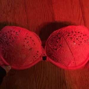 a strapless bra  it’s a clip in the front